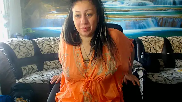 MoistMady online show from September 28, 6:52 am