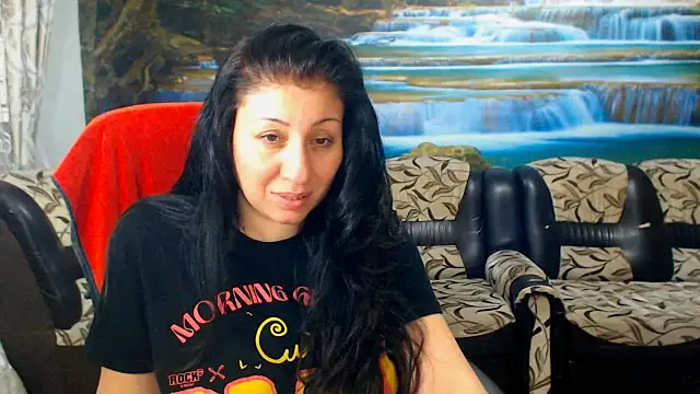 MoistMady online show from March 21, 11:30 pm