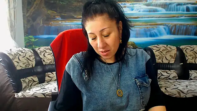 MoistMady online show from March 24, 1:27 pm