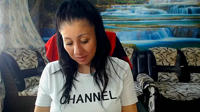 MoistMady online show from June 5, 9:59 am