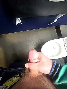 Snapshot of WhiteMeat069 chatting on February 18, 5:09 am WhiteMeat069 online show from February 18, 5:09 am