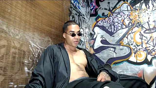 Snapshot of Justin_Frank chatting on March 13, 11:27 pm Justin Frank online show from March 13, 11:27 pm