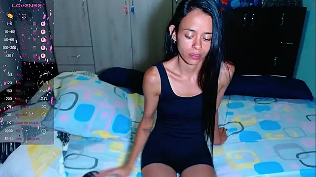 Snapshot of Mia_sexy18_ chatting on February 12, 1:33 am Mia sexy18 online show from February 12, 1:33 am