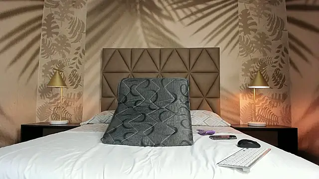 Scarleett 22 online show from January 8, 8:11 pm