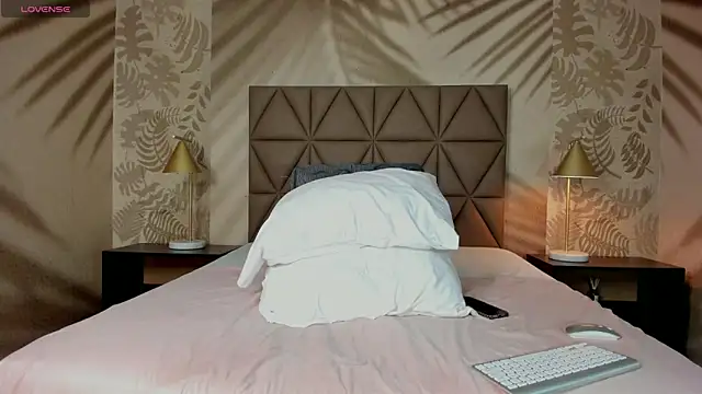 Scarleett 22 online show from February 28, 8:10 pm