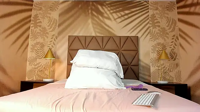 Scarleett 22 online show from May 12, 8:06 pm