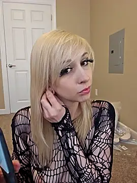 Snapshot of AmethystFoxx chatting on October 8, 6:27 pm AmethystFoxx online show from October 8, 6:27 pm