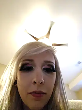 Snapshot of AmethystFoxx chatting on November 30, 10:03 pm AmethystFoxx online show from November 30, 10:03 pm