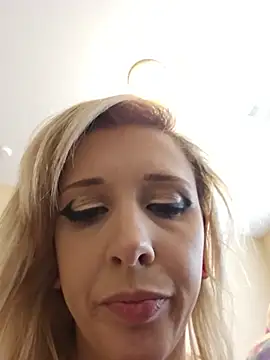 AmethystFoxx online show from May 24, 6:24 pm