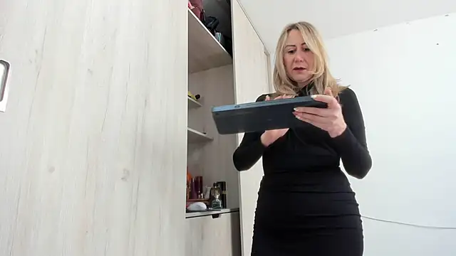 ashleymilf 1 online show from September 9, 1:43 pm