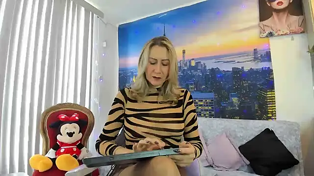 ashleymilf 1 online show from October 22, 3:34 pm