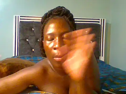 blackcuteebony online show from March 13, 1:50 pm