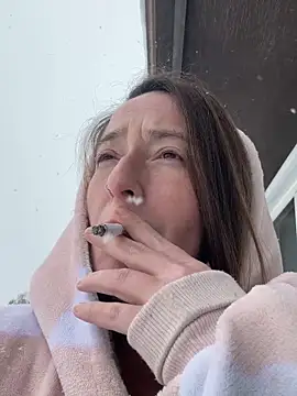 Mini And The Bear online show from February 20, 6:08 pm