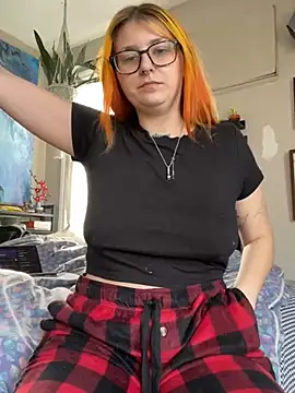 Snapshot of itsbabydashh chatting on December 19, 3:52 pm itsbabydashh online show from December 19, 3:52 pm