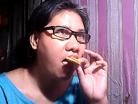 sweetsosie18 online show from February 23, 8:00 pm