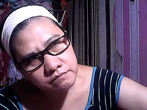 Snapshot of sweetsosie18 chatting on September 27, 3:11 am sweetsosie18 online show from September 27, 3:11 am