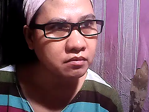 Snapshot of sweetsosie18 chatting on October 3, 10:23 am sweetsosie18 online show from October 3, 10:23 am