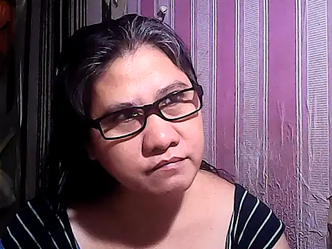 Snapshot of sweetsosie18 chatting on October 5, 12:47 pm sweetsosie18 online show from October 5, 12:47 pm