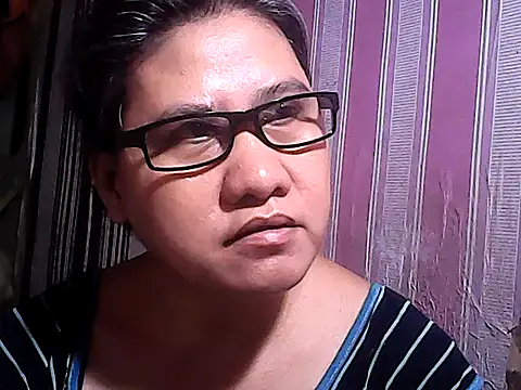 Snapshot of sweetsosie18 chatting on October 6, 9:07 am sweetsosie18 online show from October 6, 9:07 am