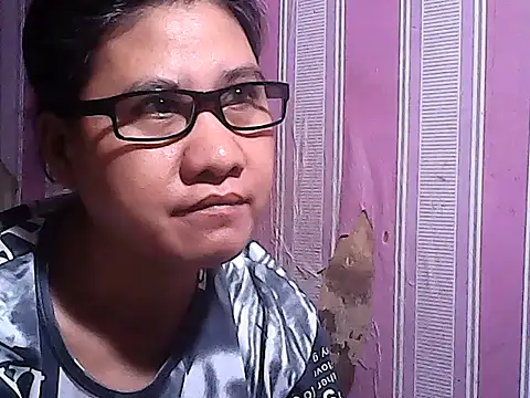 Snapshot of sweetsosie18 chatting on October 8, 12:36 pm sweetsosie18 online show from October 8, 12:36 pm