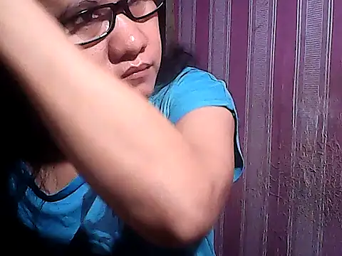 Snapshot of sweetsosie18 chatting on October 11, 8:07 pm sweetsosie18 online show from October 11, 8:07 pm