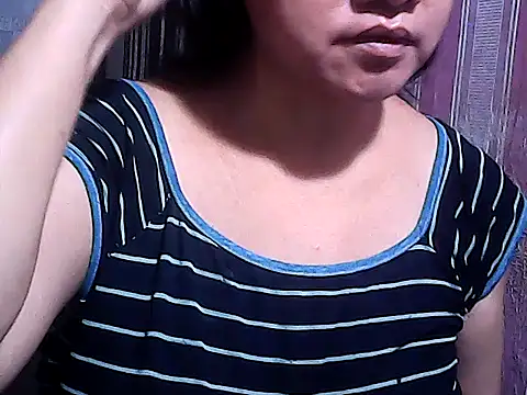 Snapshot of sweetsosie18 chatting on October 13, 4:07 pm sweetsosie18 online show from October 13, 4:07 pm