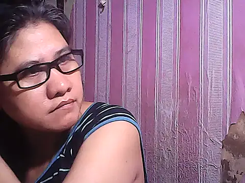 Snapshot of sweetsosie18 chatting on October 16, 11:39 pm sweetsosie18 online show from October 16, 11:39 pm