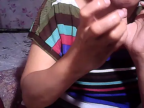 Snapshot of sweetsosie18 chatting on October 18, 12:28 pm sweetsosie18 online show from October 18, 12:28 pm