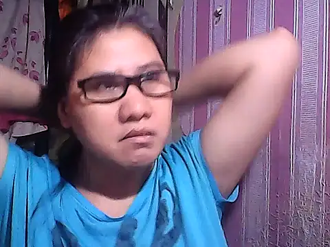 Snapshot of sweetsosie18 chatting on October 23, 11:09 am sweetsosie18 online show from October 23, 11:09 am