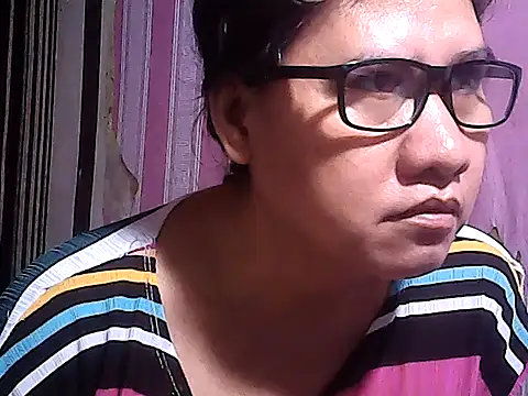 Snapshot of sweetsosie18 chatting on November 1, 6:59 am sweetsosie18 online show from November 1, 6:59 am