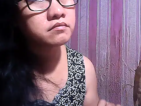 Snapshot of sweetsosie18 chatting on November 3, 8:04 am sweetsosie18 online show from November 3, 8:04 am