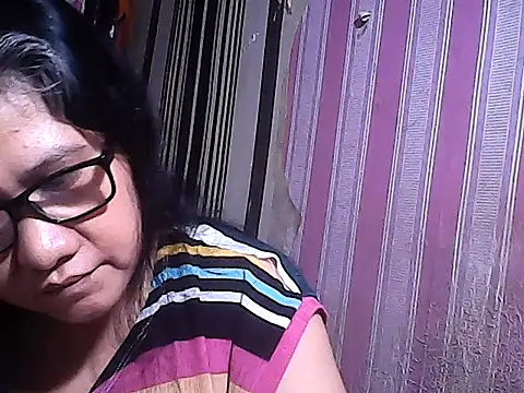 sweetsosie18 online show from November 29, 7:00 am