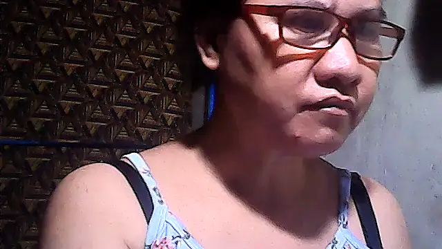 sweetsosie18 online show from April 11, 8:02 pm