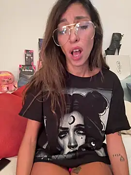 amanilouve online show from October 19, 8:53 pm