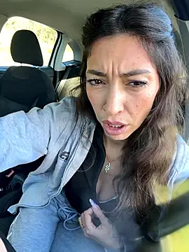 amanilouve online show from January 8, 10:28 am