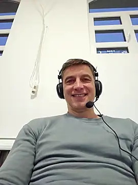 sparrow4791 online show from December 3, 2:05 pm