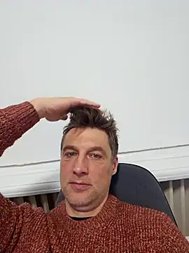sparrow4791 online show from December 4, 1:20 pm