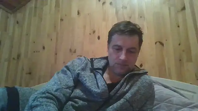 sparrow4791 online show from December 28, 1:17 pm