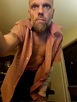 Ladyshaker82 online show from November 3, 2:13 am