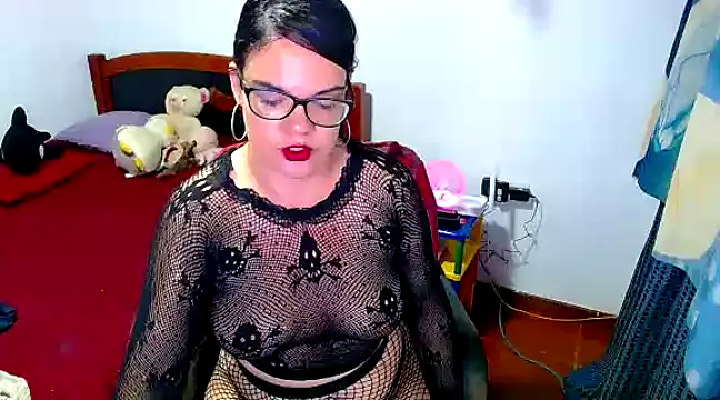 Snapshot of luchiana_hott21 chatting on December 3, 2:47 am luchiana hott21 online show from December 3, 2:47 am