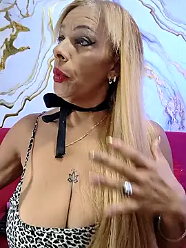 Snapshot of marylin_aboul chatting on February 24, 11:58 pm marylin aboul online show from February 24, 11:58 pm