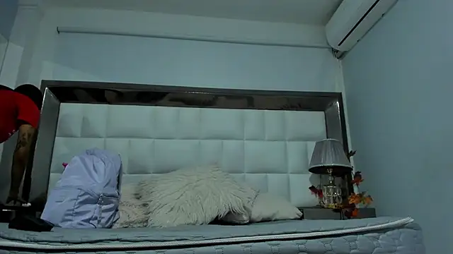 Snapshot of MiaConte chatting on January 29, 7:22 pm MiaConte online show from January 29, 7:22 pm