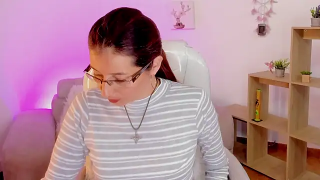 Snapshot of Antonnella_3 chatting on February 24, 6:26 pm Antonnella 3 online show from February 24, 6:26 pm