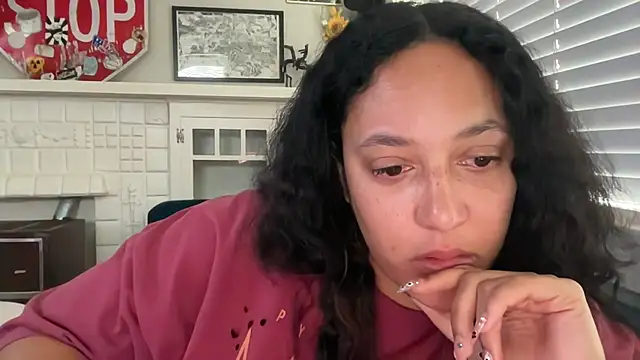 dreamyriri online show from February 18, 12:17 am