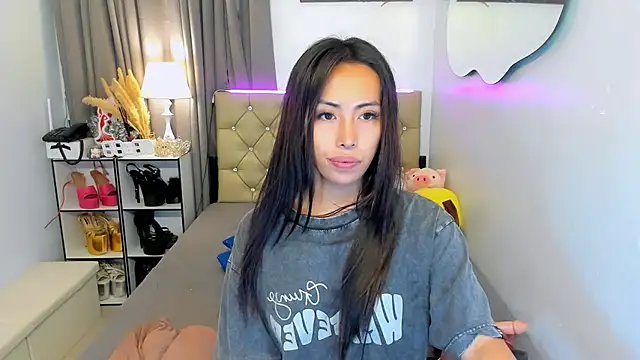 reighnempress online show from March 22, 5:17 am