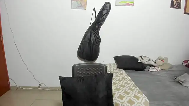 D-yanamilf online show from November 4, 9:52 am