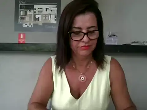 Linda1975 online show from February 5, 7:53 pm