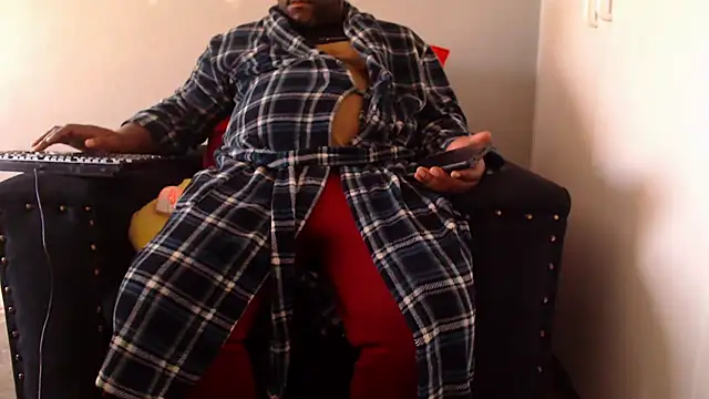 Snapshot of zuluboyxx chatting on June 3, 5:21 am zuluboyxx online show from June 3, 5:21 am