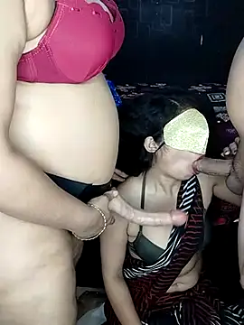 Snapshot of Sexy_anamika chatting on March 2, 11:39 am Sexy anamika online show from March 2, 11:39 am