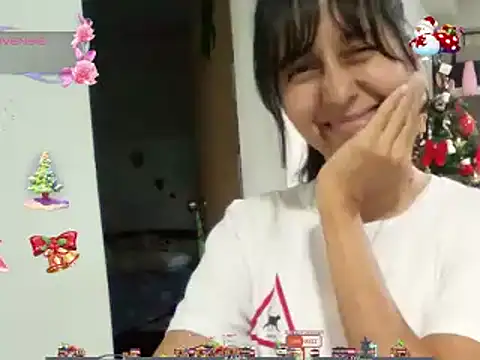 Moon lunita online show from December 19, 10:32 pm